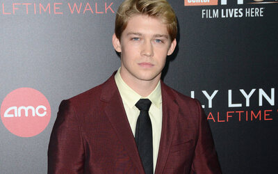 Joe Alwyn: relatie met Taylor Swift blijft privé