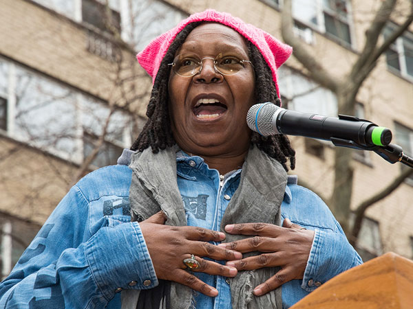 Whoopi Goldberg : assistente in een mortuarium en callgirl