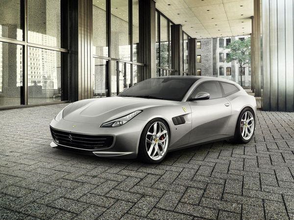 Ferrari GTC4 Lusso T
