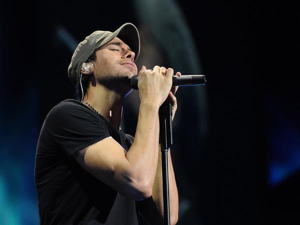 Enrique Iglesias - Sad Eyes