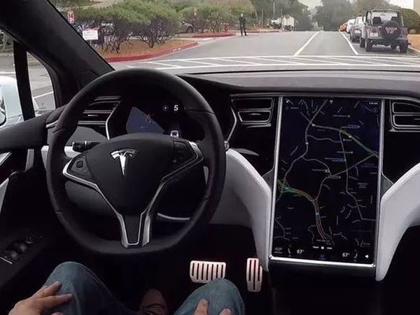Les voitures semi-autonomes sur nos routes