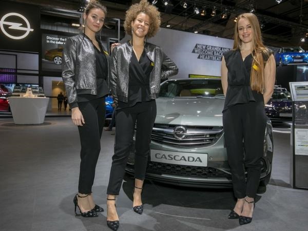 De meest stijlvolle hostessen van het Autosalon 2018
