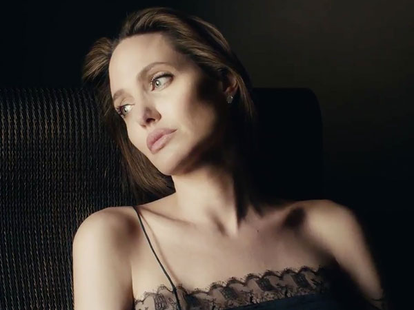 Angelina Jolie : begrafenisondernemer