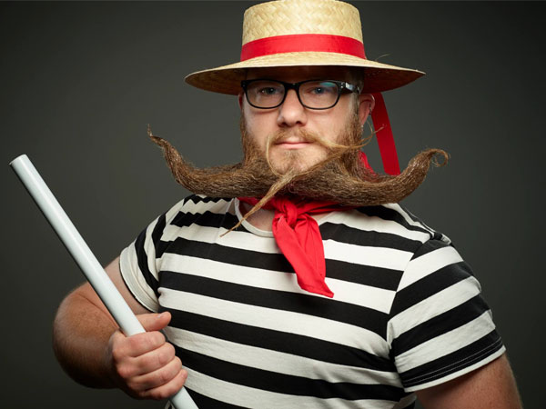 Ce gondolier a ce petit quelque chose en plus