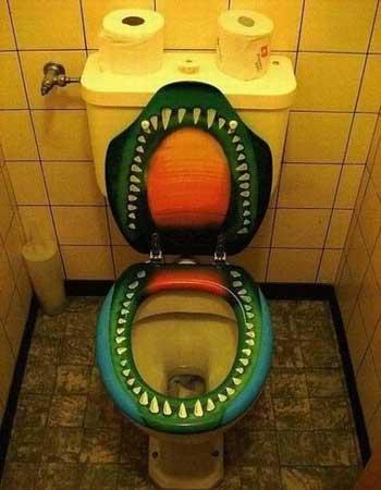 Toiletten met een serieuze hoek af!
