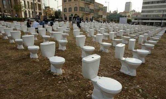 Toiletten met een serieuze hoek af!