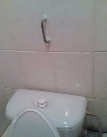 Toiletten met een serieuze hoek af!