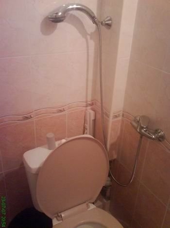 Toiletten met een serieuze hoek af!