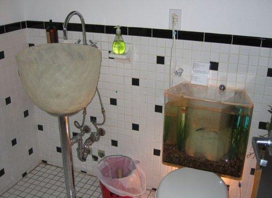 Toiletten met een serieuze hoek af!