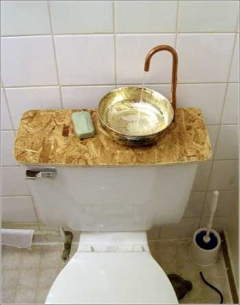 Toiletten met een serieuze hoek af!