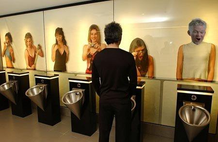 Toiletten met een serieuze hoek af!