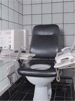 Toiletten met een serieuze hoek af!