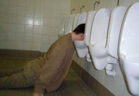 Toiletten met een serieuze hoek af!