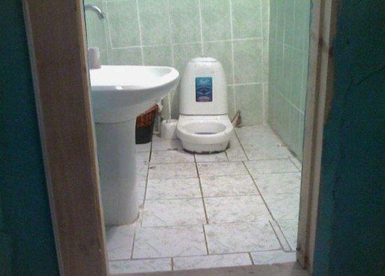 Toiletten met een serieuze hoek af!