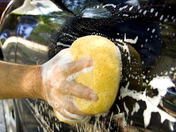 Laver sa voiture au carwash ou à la maison ?