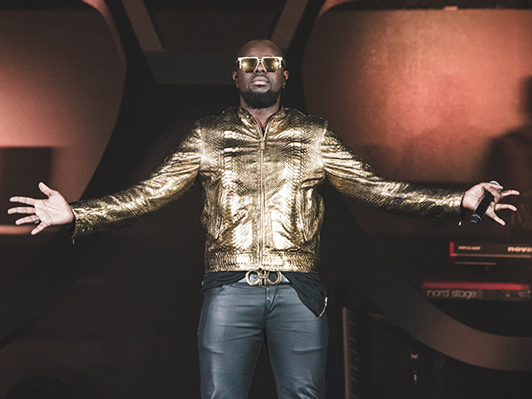 Pourquoi Maître Gims ne se sépare jamais de ses lunettes