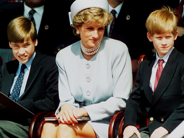 Le Prince Harry espère "que sa mère est fière de lui"