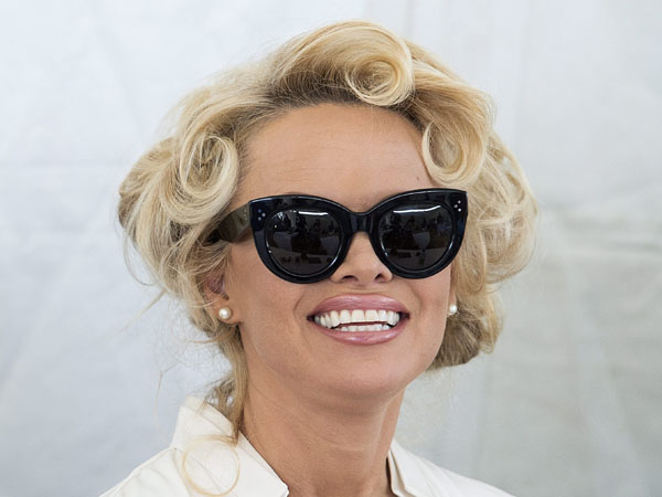 Pamela Anderson s'insurge contre les films X