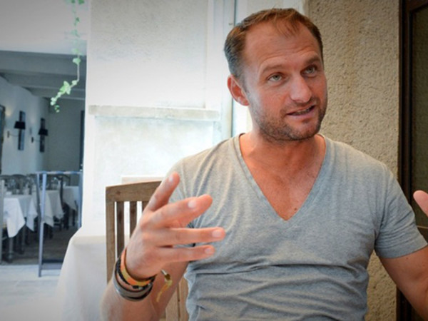 Wout Bru achter het fornuis in avonturenparken Marc Coucke