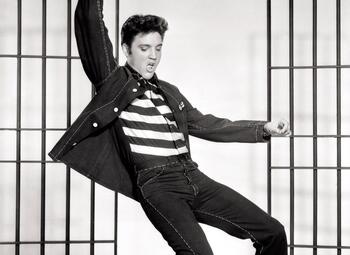 Back in 1957 : l’histoire derrière “Jailhouse Rock” d’Elvis Presley