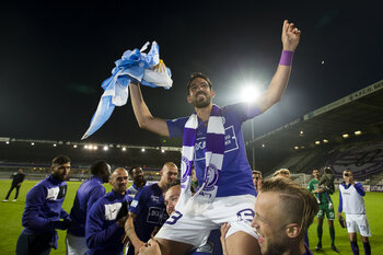 Schokeffect als redmiddel? 1B-kampioenen wisselden allemaal van T1 in eerste seizoenshelft