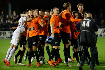 Zes teams uit hoogste amateurliga vragen licentie voor 1B aan