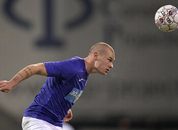 Prychynenko (Beerschot) maakt zich onsterfelijk in (over)enthousiast filmpje: "Blijf in uw kot"