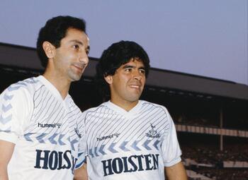 Pourquoi Diego Maradona a un jour porté le maillot de Tottenham