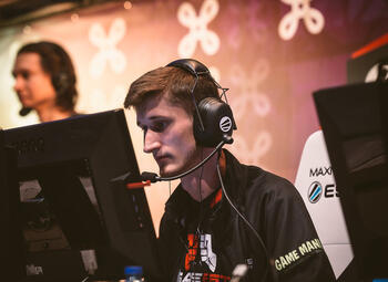 Daniel “smogger” Adgamov, capitaine de Game Fist : “Sur scène, une fois que le premier round commence, le public n’existe plus, vous êtes dans le match.”