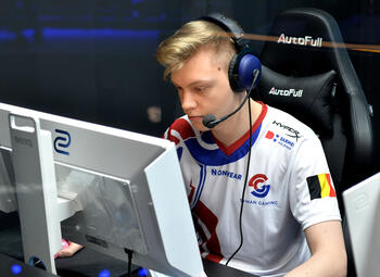 Nicolas “Keoz” Dgus, joueur chez Syman Gaming : “Je m’investis à fond dans mon équipe pour qu’on aille le plus loin possible ensemble.”