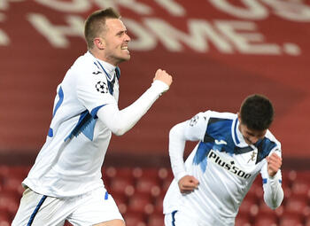 L'Atalanta surprend Liverpool et reste dans la course pour la qualification