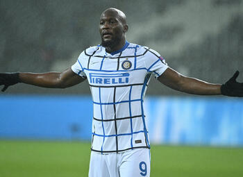 Lukaku houdt de hoop levend voor Inter