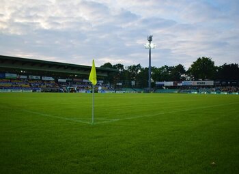 Les fans de retour à Seraing, Lommel, Deinze et Lokeren? Pas sans l'accord des ministres...
