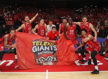 Bekerwinnaar Antwerp Giants aast op de titel