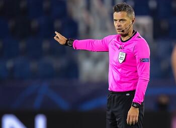 Vanaf 14/12 op Proximus Sports: ‘Man In The Middle’ duikt in de wereld van de arbitrage