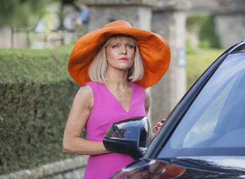 Agatha Raisin gaat weer los in een tweede seizoen op BBC First