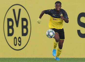 Le prodige Moukoko deviendra-t-il le plus jeune joueur de l'histoire de la Bundesliga?