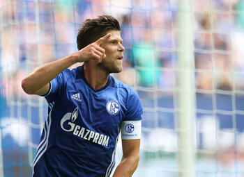 Wordt de 37-jarige Klaas-Jan Huntelaar de redder in nood voor Schalke 04?