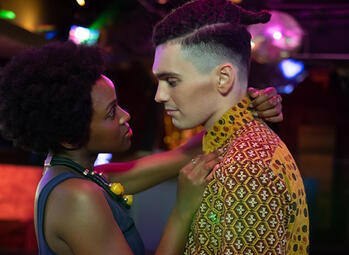 Noughts and Crosses: een wrang liefdesverhaal met een diepgaande boodschap op BBC First
