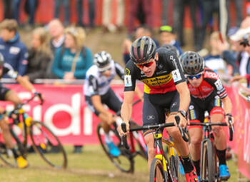 Qui gagnera la première manche de la Coupe du monde de cyclo-cross dans l’Iowa ?