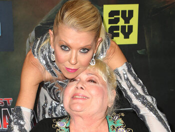 Tara Reid rouwt om verlies van moeder