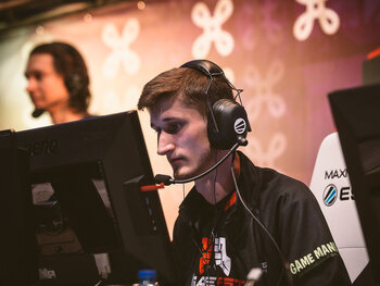 Daniel “smogger” Adgamov, capitaine de Game Fist : “Sur scène, une fois que le premier round commence, le public n’existe plus, vous êtes dans le match.”