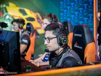 Belg Aztral geëerd door community Rocket League