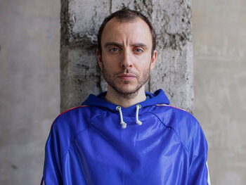 Une invitation au voyage avec Heat, le nouveau single de Julien Tassin