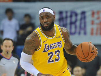 Clash tussen de Mavericks en de Lakers in de NBA