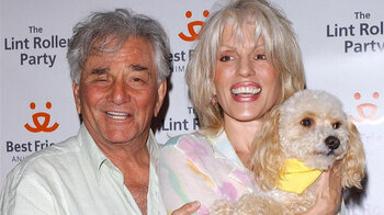 Peter Falk et Shera Danese