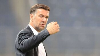 L’entraîneur : Mladen Krstajic