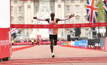 12 octobre - Eliud Kipchoge, l'extraterrestre du marathon