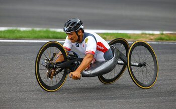 22 september - Alex Zanardi heerst op de Ironman