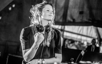 Un DJ d’exception, car…